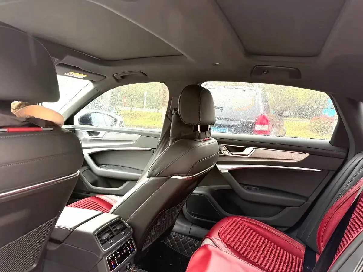 2024 Audi A6L 2.0T 245HP L4 7DCT,autocango,china used car exporter,china ev exporter,chinese used car exporter,chinese used ev exporter