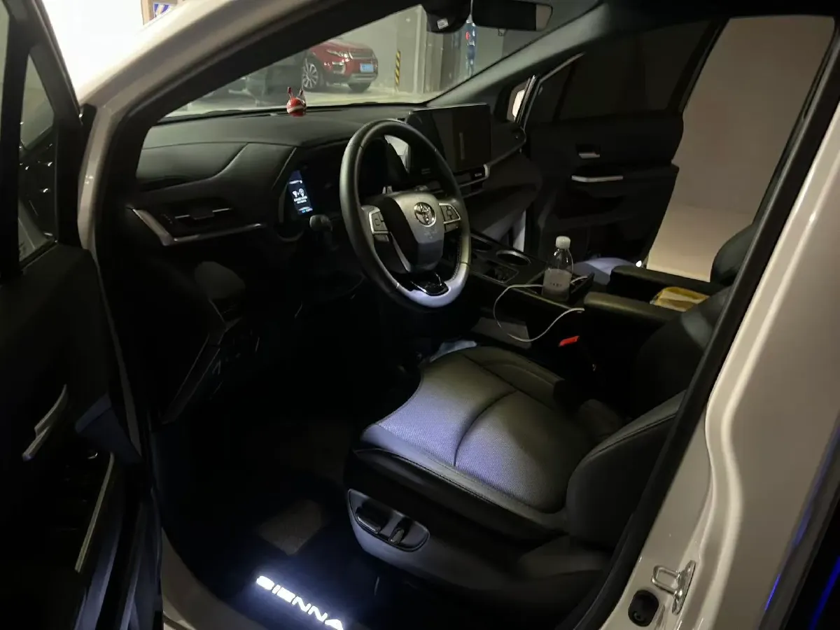2024 Toyota Sienna 2.5L 189HP L4 E-CVT Hybrid,autocango,china used car exporter,china ev exporter,chinese used car exporter,chinese used ev exporter