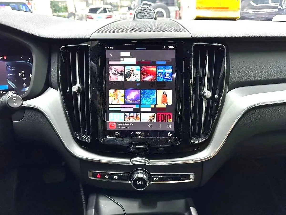 2023 Volvo XC60 2.0T 250HP L4 8AT,autocango,china used car exporter,china ev exporter,chinese used car exporter,chinese used ev exporter