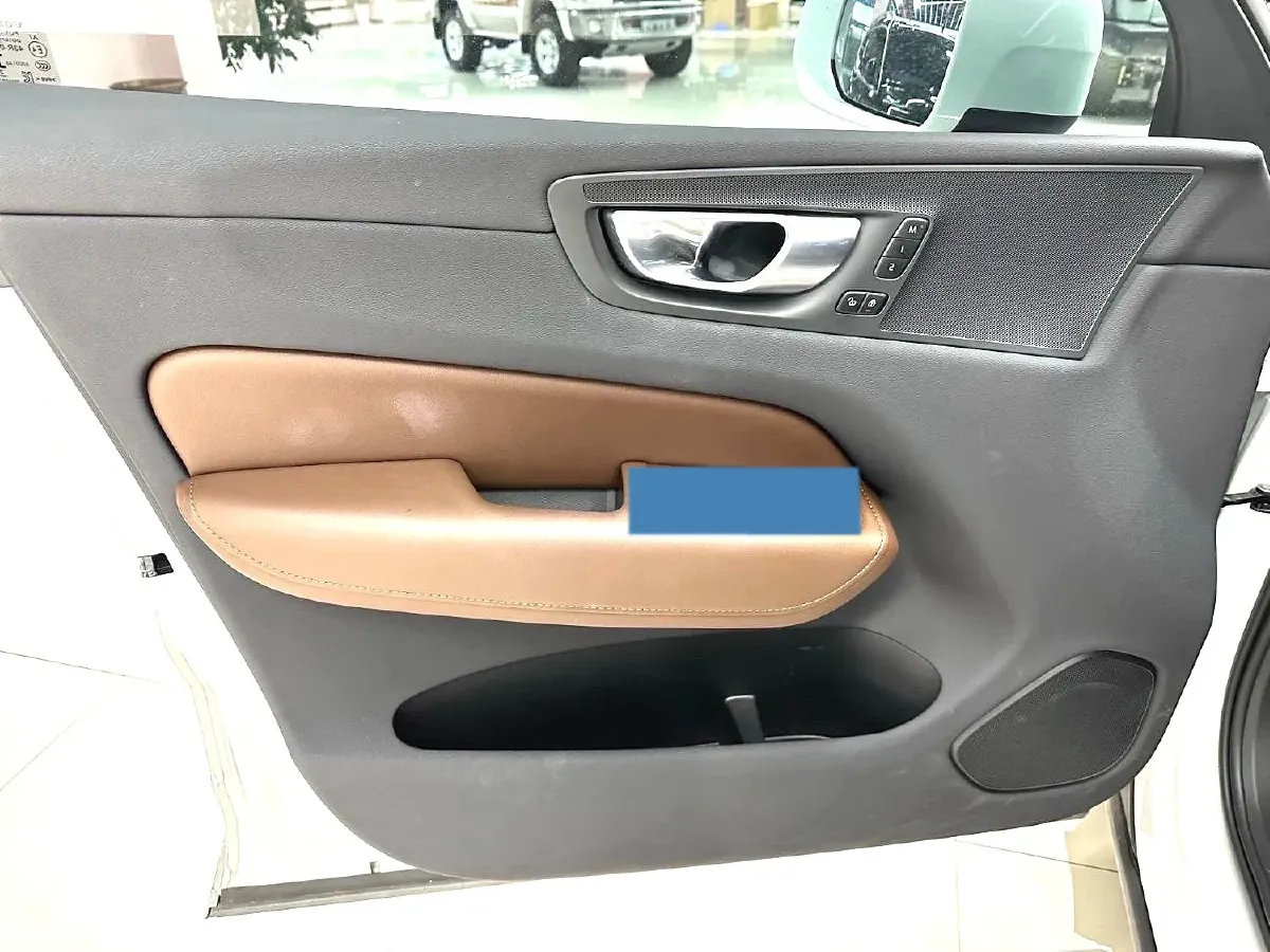 2023 Volvo XC60 2.0T 250HP L4 8AT,autocango,china used car exporter,china ev exporter,chinese used car exporter,chinese used ev exporter