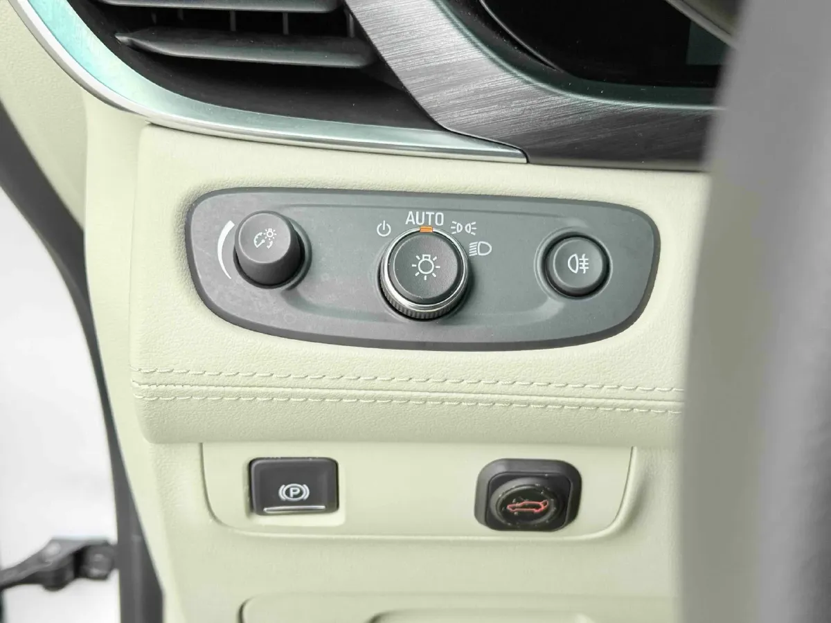 2020 Buick GL8 2.0T 237HP L4 9AT,autocango,china used car exporter,china ev exporter,chinese used car exporter,chinese used ev exporter