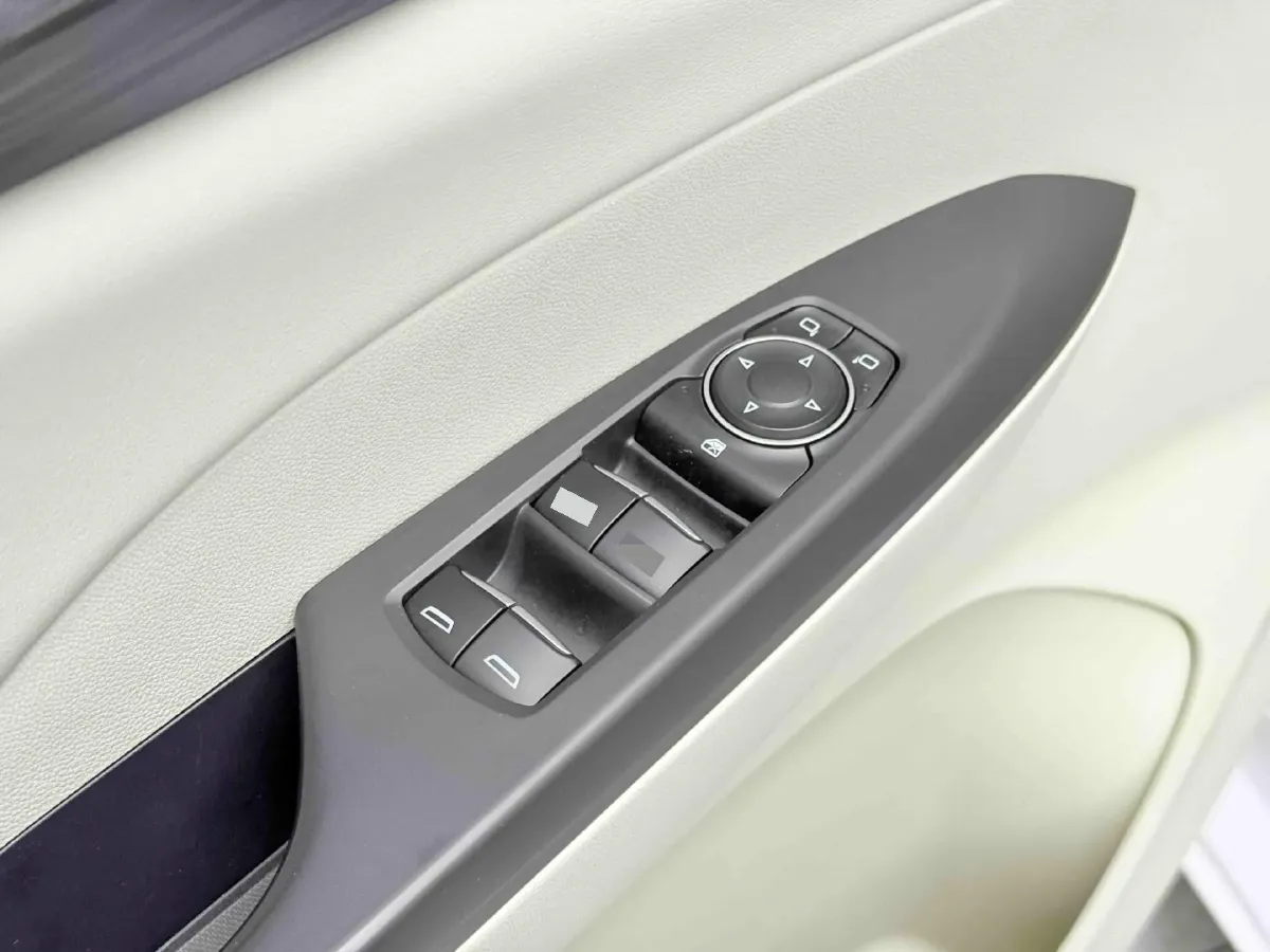 2020 Buick GL8 2.0T 237HP L4 9AT,autocango,china used car exporter,china ev exporter,chinese used car exporter,chinese used ev exporter