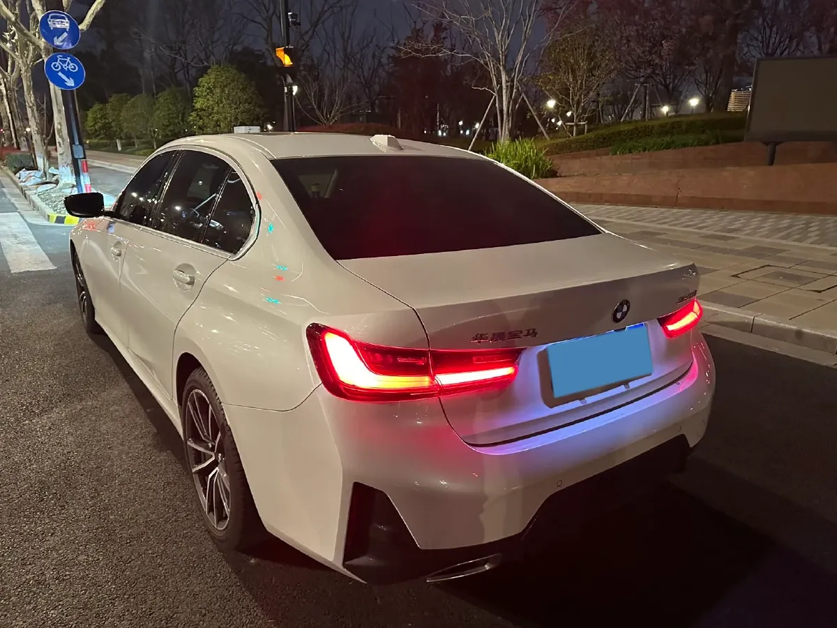 2023 BMW 3 Series 2.0T 156HP L4 8AT,autocango,china used car exporter,china ev exporter,chinese used car exporter,chinese used ev exporter