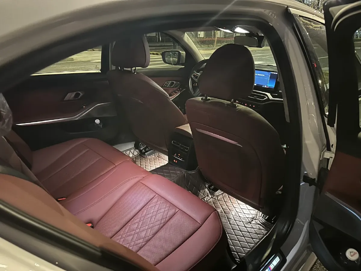 2023 BMW 3 Series 2.0T 156HP L4 8AT,autocango,china used car exporter,china ev exporter,chinese used car exporter,chinese used ev exporter