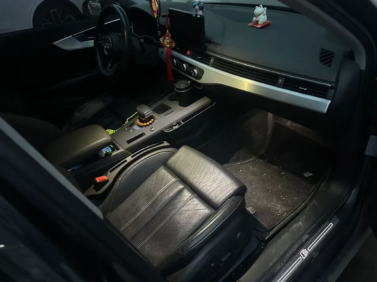 2020 Audi A4L 2.0T 190HP L4 7DCT,autocango,china used car exporter,china ev exporter,chinese used car exporter,chinese used ev exporter