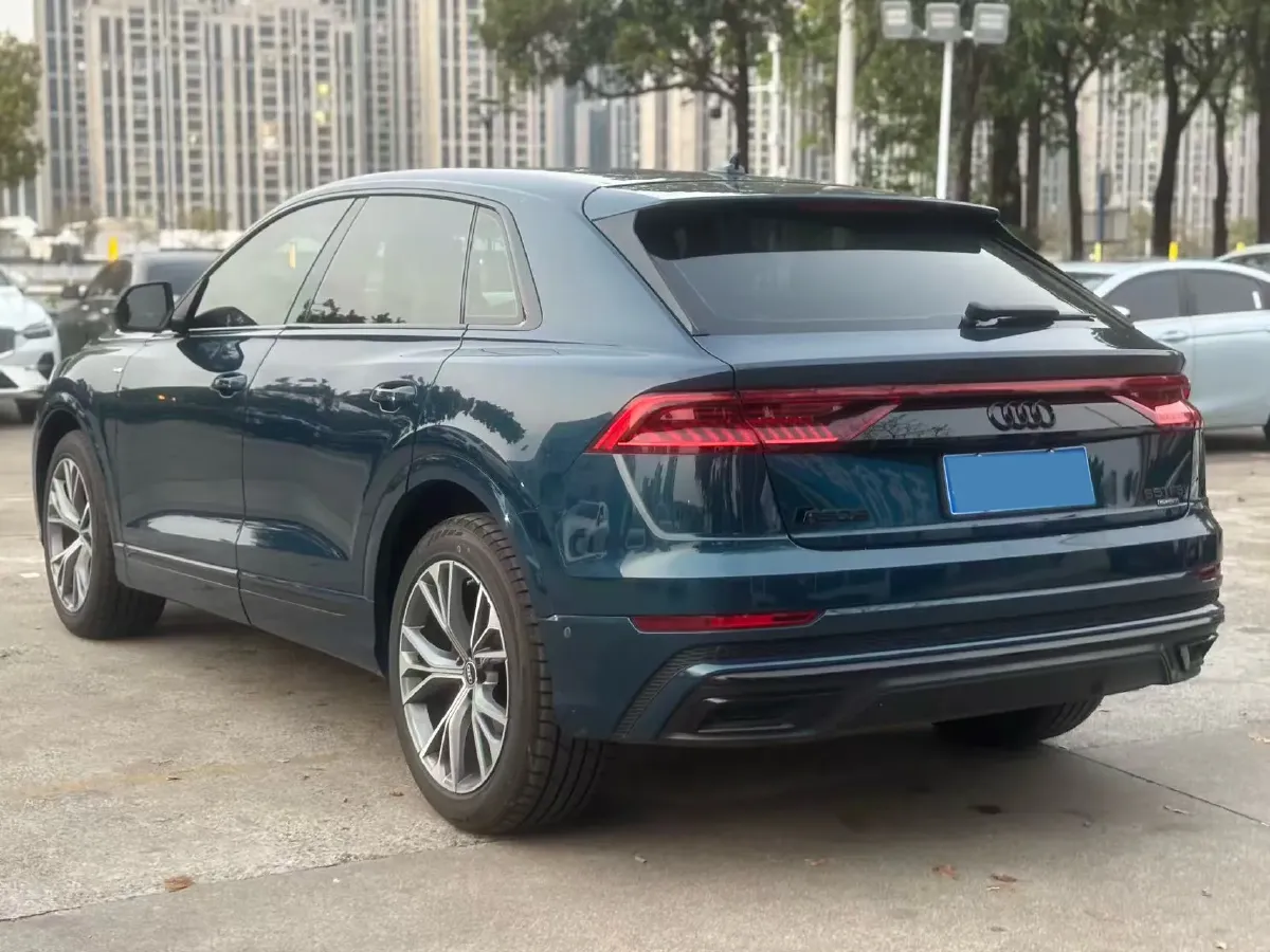 2021 Audi Q8 3.0T 340HP V6 8AT,autocango,china used car exporter,china ev exporter,chinese used car exporter,chinese used ev exporter