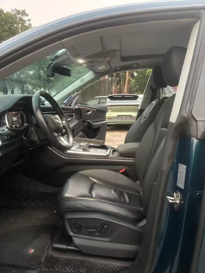 2021 Audi Q8 3.0T 340HP V6 8AT,autocango,china used car exporter,china ev exporter,chinese used car exporter,chinese used ev exporter