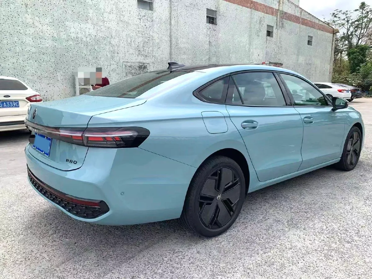 2024 Volkswagen Passat 2.0T 220HP L4 7DCT,autocango,china used car exporter,china ev exporter,chinese used car exporter,chinese used ev exporter