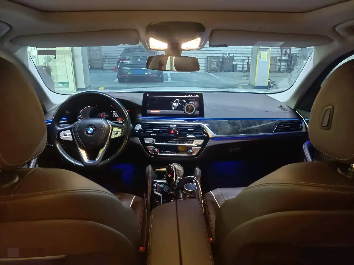 2021 BMW 5 Series 2.0T 184HP L4 8AT,autocango,china used car exporter,china ev exporter,chinese used car exporter,chinese used ev exporter