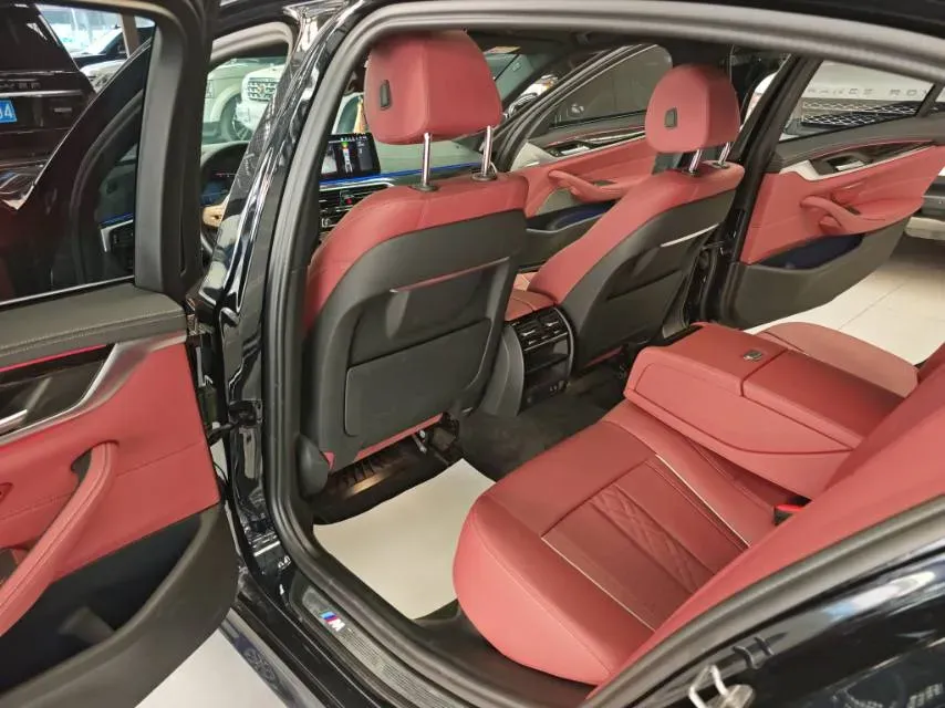 2022 BMW 5 Series 2.0T 184HP L4 8AT,autocango,china used car exporter,china ev exporter,chinese used car exporter,chinese used ev exporter