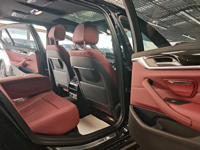 2022 BMW 5 Series 2.0T 184HP L4 8AT,autocango,china used car exporter,china ev exporter,chinese used car exporter,chinese used ev exporter