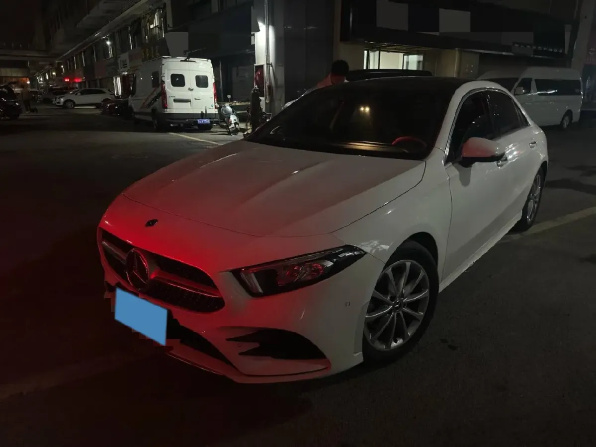 2020 Mercedes-Benz A Class 1.3T 163HP L4 7DCT,autocango,china used car exporter,china ev exporter,chinese used car exporter,chinese used ev exporter