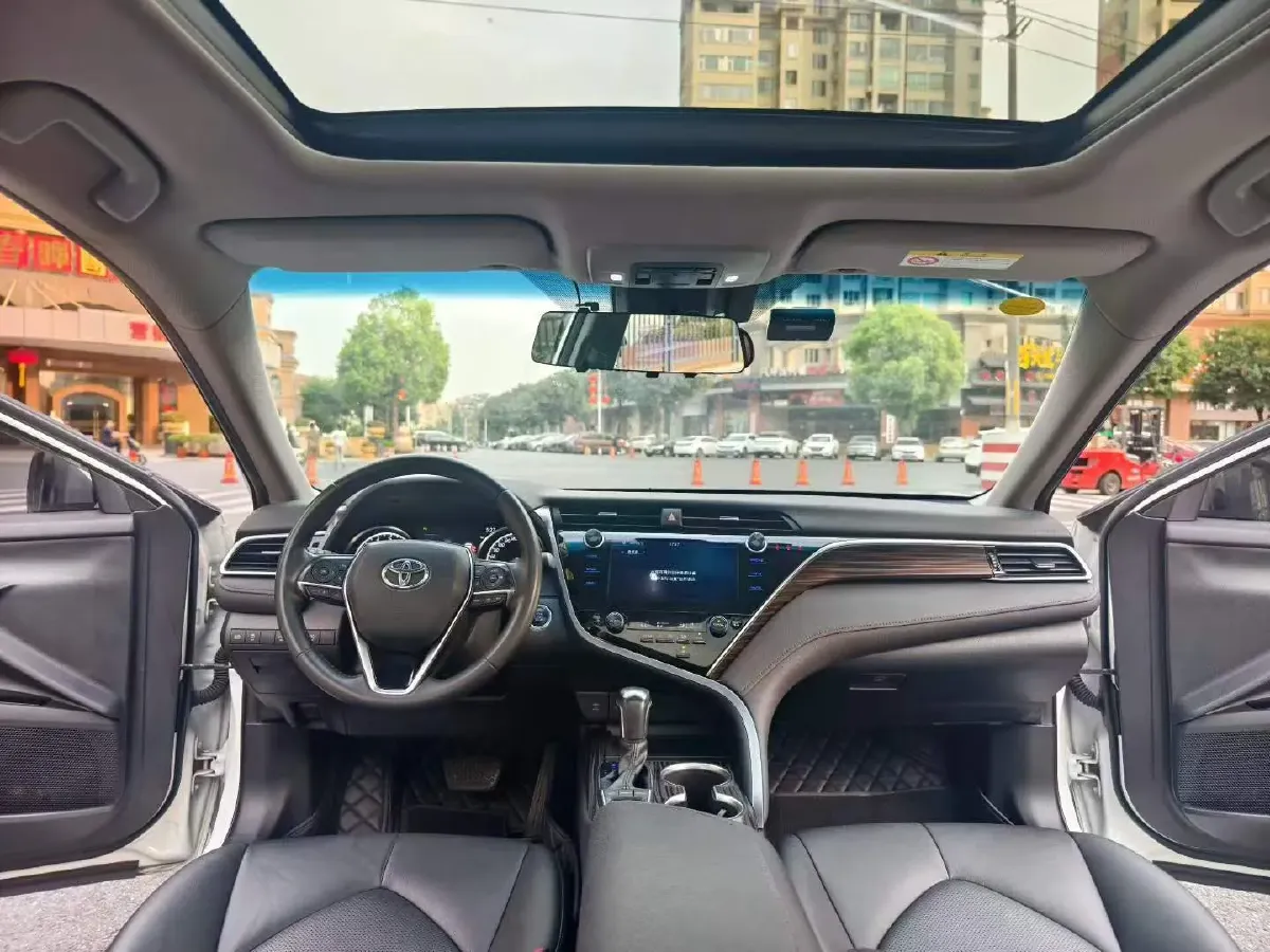 2019 Toyota Camry 2.5L 209HP L4 8AT,autocango,china used car exporter,china ev exporter,chinese used car exporter,chinese used ev exporter