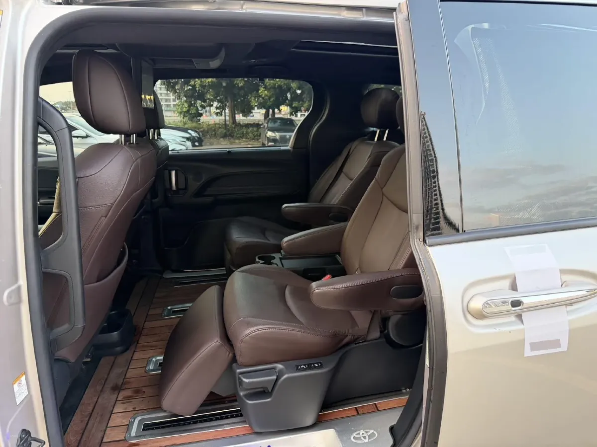 2021 Toyota Sienna 2.5L 192HP L4 E-CVT Hybrid,autocango,china used car exporter,china ev exporter,chinese used car exporter,chinese used ev exporter