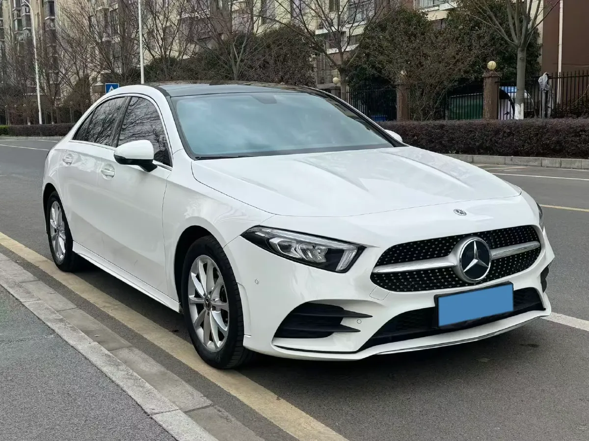 2021 Mercedes-Benz A Class 1.3T 163HP L4 7DCT,autocango,china used car exporter,china ev exporter,chinese used car exporter,chinese used ev exporter