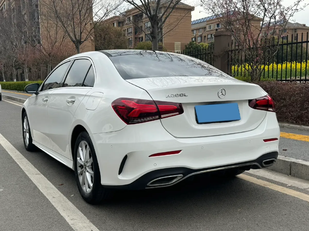 2021 Mercedes-Benz A Class 1.3T 163HP L4 7DCT,autocango,china used car exporter,china ev exporter,chinese used car exporter,chinese used ev exporter