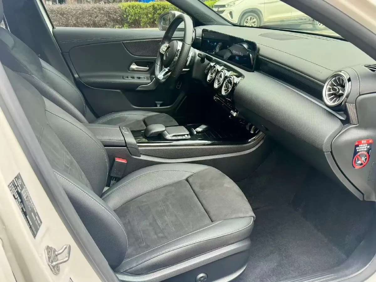 2021 Mercedes-Benz A Class 1.3T 163HP L4 7DCT,autocango,china used car exporter,china ev exporter,chinese used car exporter,chinese used ev exporter