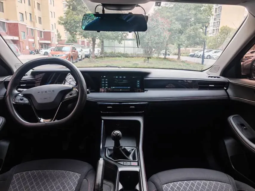 2023 Roewe i5 1.5L 129HP L4 5MT,autocango,china used car exporter,china ev exporter,chinese used car exporter,chinese used ev exporter