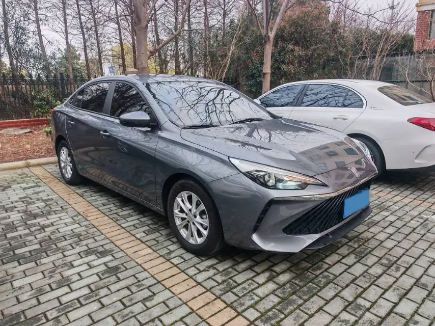 2023 Roewe i5 1.5L 129HP L4 5MT,autocango,china used car exporter,china ev exporter,chinese used car exporter,chinese used ev exporter