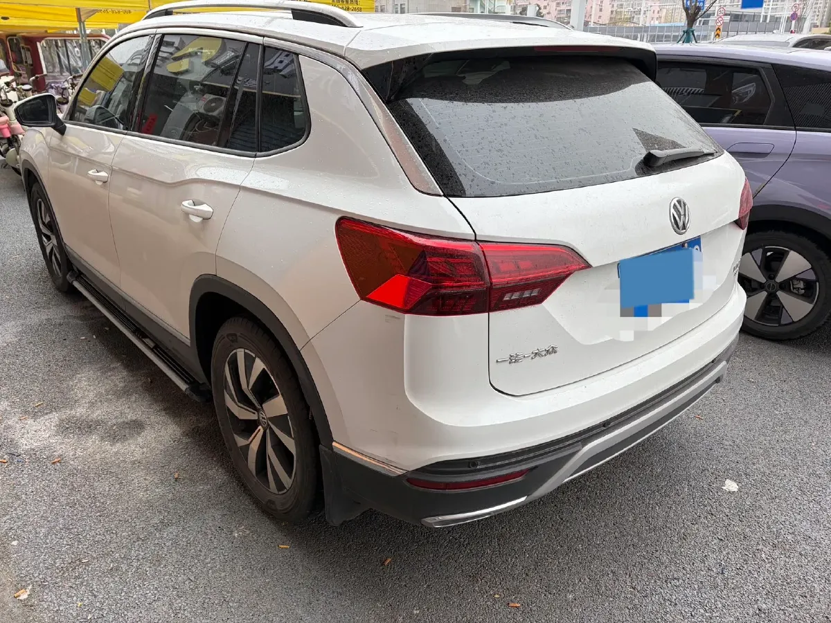 2019 Jeep Cherokee 2.0T 234HP L4 9AT,autocango,china used car exporter,china ev exporter,chinese used car exporter,chinese used ev exporter