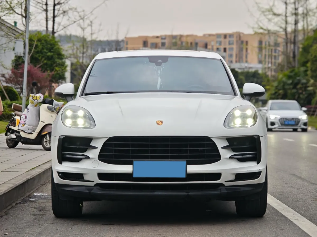 2021 Porsche Macan 2.0T 252HP L4 7DCT,autocango,china used car exporter,china ev exporter,chinese used car exporter,chinese used ev exporter