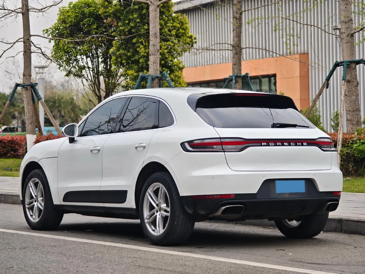 2021 Porsche Macan 2.0T 252HP L4 7DCT,autocango,china used car exporter,china ev exporter,chinese used car exporter,chinese used ev exporter