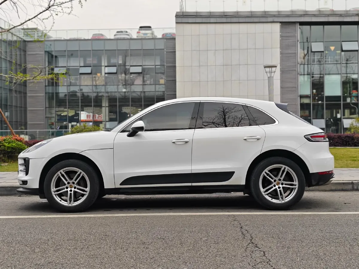 2021 Porsche Macan 2.0T 252HP L4 7DCT,autocango,china used car exporter,china ev exporter,chinese used car exporter,chinese used ev exporter