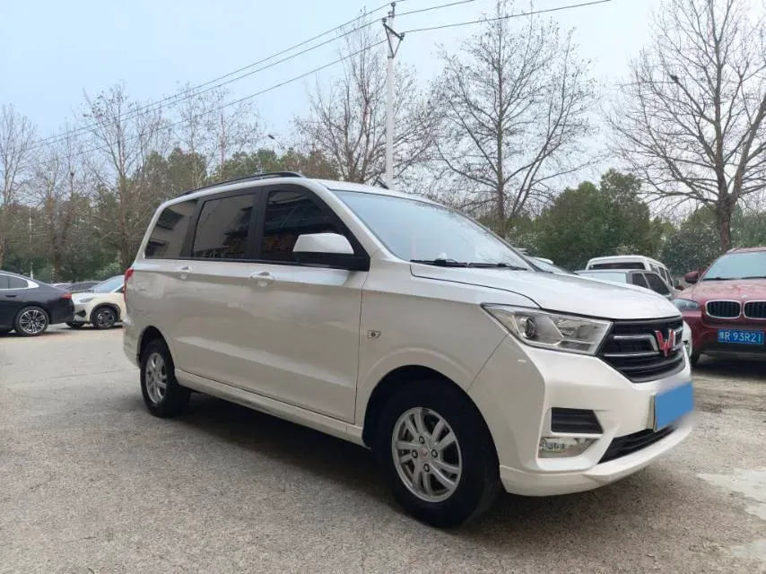 2021 WuLing HongGuang 1.5L 99HP L4 6MT,autocango,china used car exporter,china ev exporter,chinese used car exporter,chinese used ev exporter