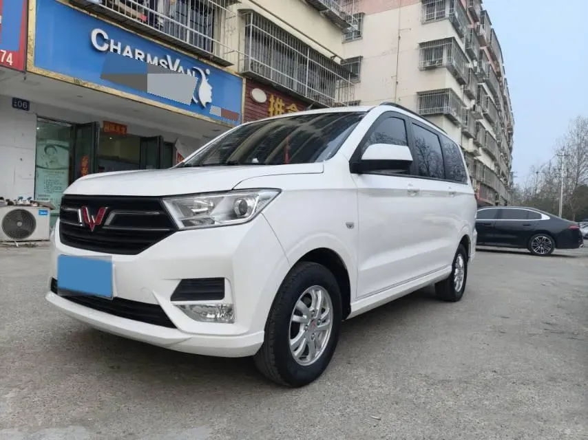 2021 WuLing HongGuang 1.5L 99HP L4 6MT,autocango,china used car exporter,china ev exporter,chinese used car exporter,chinese used ev exporter
