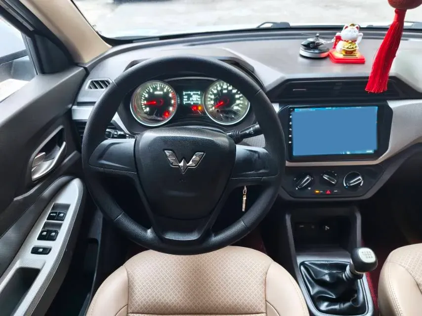 2021 WuLing HongGuang 1.5L 99HP L4 6MT,autocango,china used car exporter,china ev exporter,chinese used car exporter,chinese used ev exporter