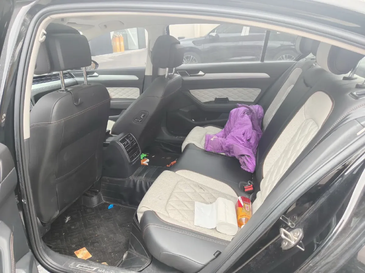 2023 Volkswagen Magotan 2.0T 186HP L4 7DCT,autocango,china used car exporter,china ev exporter,chinese used car exporter,chinese used ev exporter