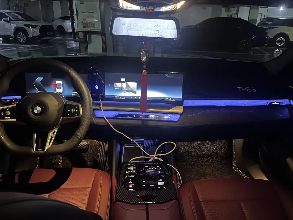 2024 BMW 5 Series 2.0T 258HP L4 8AT,autocango,china used car exporter,china ev exporter,chinese used car exporter,chinese used ev exporter