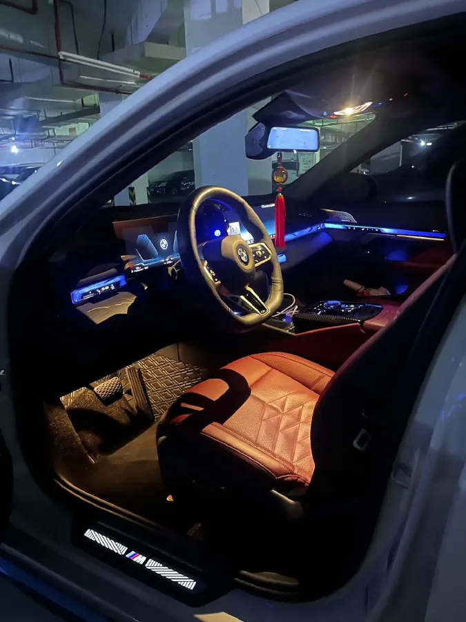 2024 BMW 5 Series 2.0T 258HP L4 8AT,autocango,china used car exporter,china ev exporter,chinese used car exporter,chinese used ev exporter