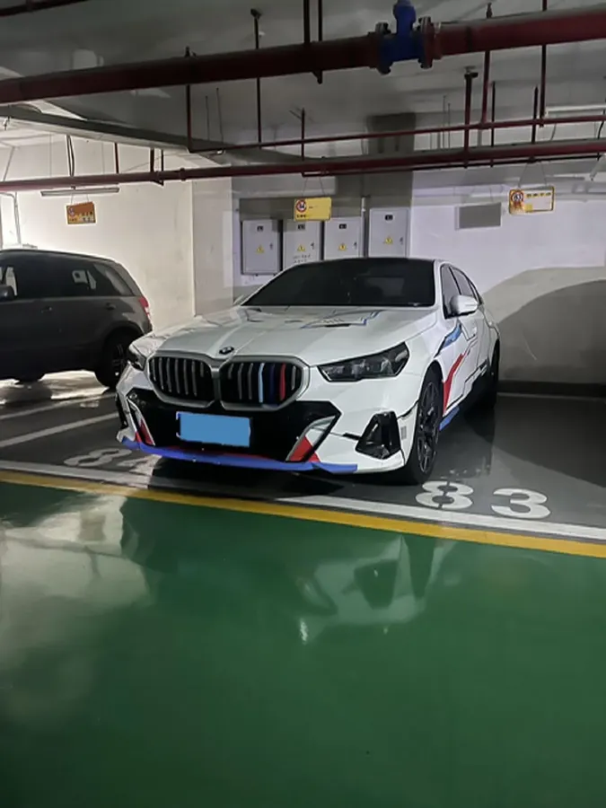2024 BMW 5 Series 2.0T 258HP L4 8AT,autocango,china used car exporter,china ev exporter,chinese used car exporter,chinese used ev exporter
