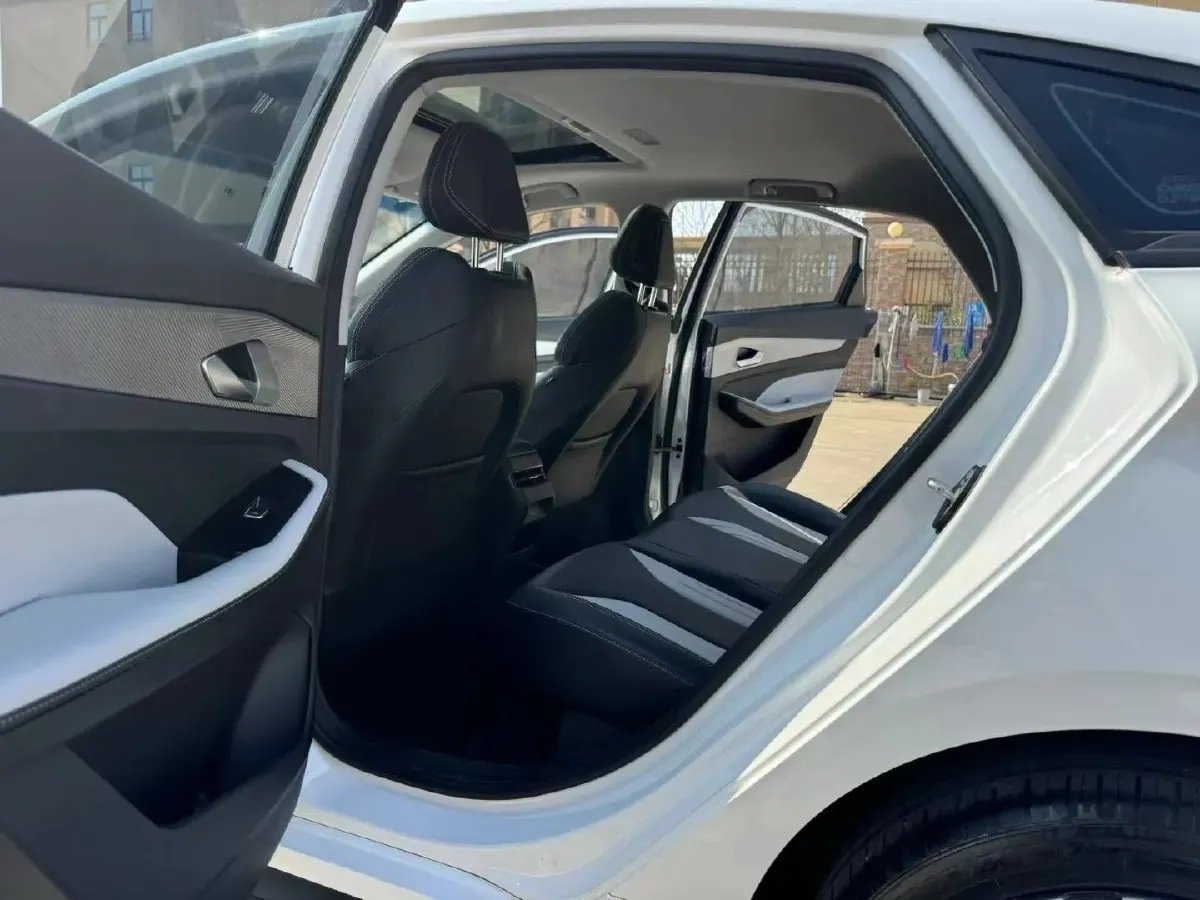 2024 Geely Binray 1.5T 181HP L4 7DCT,autocango,china used car exporter,china ev exporter,chinese used car exporter,chinese used ev exporter