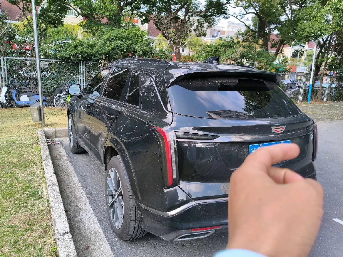 2025 Cadillac XT5 2.0T 237HP L4 9AT,autocango,china used car exporter,china ev exporter,chinese used car exporter,chinese used ev exporter