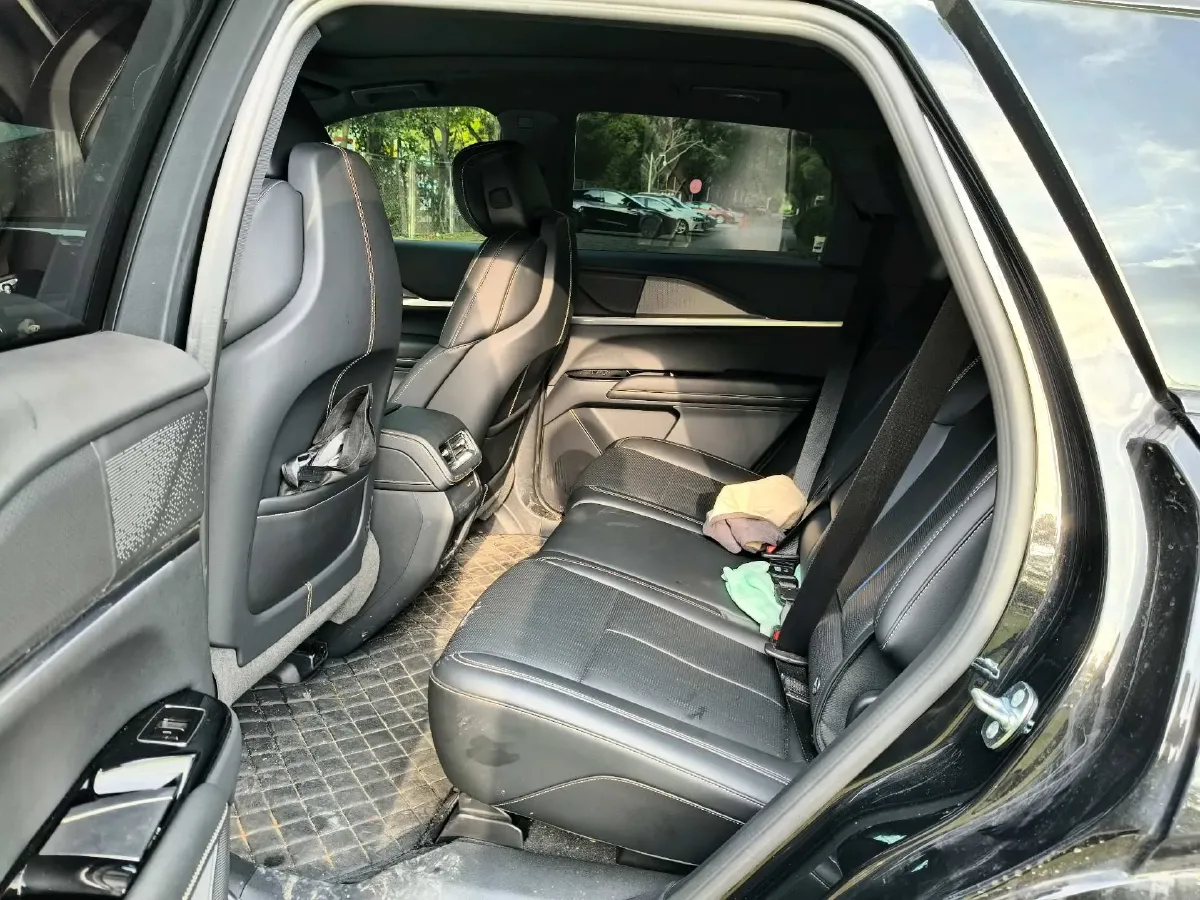 2025 Cadillac XT5 2.0T 237HP L4 9AT,autocango,china used car exporter,china ev exporter,chinese used car exporter,chinese used ev exporter