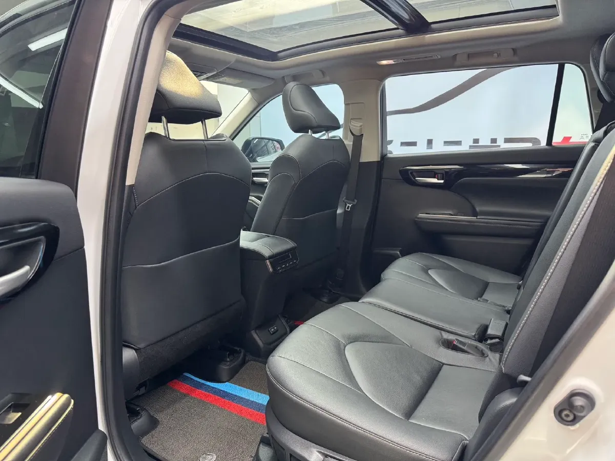 2023 Toyota Highlander 2.5L 189HP L4 E-CVT Hybrid,autocango,china used car exporter,china ev exporter,chinese used car exporter,chinese used ev exporter