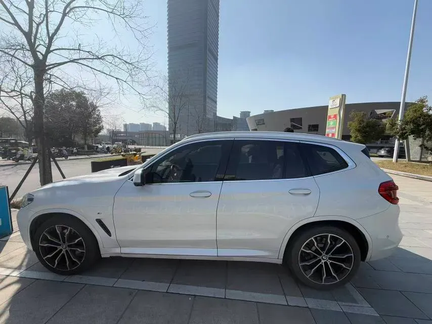 2020 BMW X3 2.0T 252HP L4 8AT,autocango,china used car exporter,china ev exporter,chinese used car exporter,chinese used ev exporter