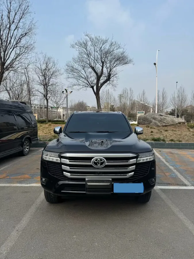 2022 Toyota Land Cruiser 3.4T 415HP V6 10AT,autocango,china used car exporter,china ev exporter,chinese used car exporter,chinese used ev exporter