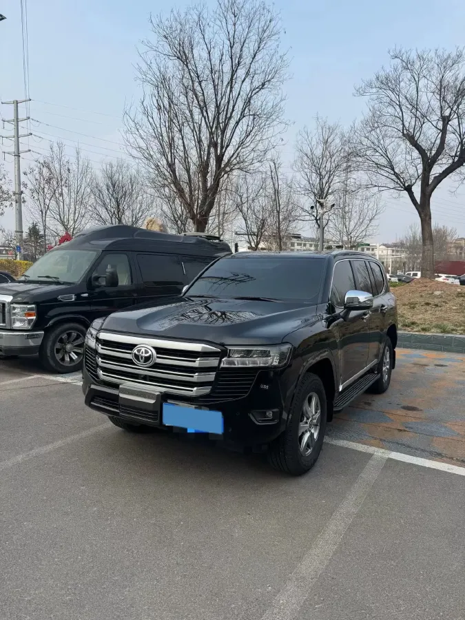 2022 Toyota Land Cruiser 3.4T 415HP V6 10AT,autocango,china used car exporter,china ev exporter,chinese used car exporter,chinese used ev exporter