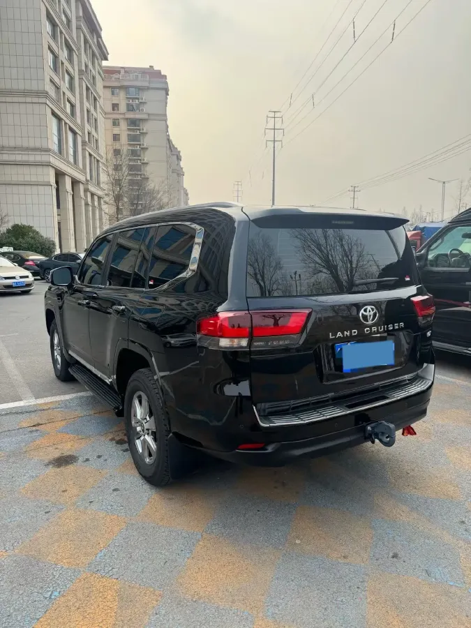 2022 Toyota Land Cruiser 3.4T 415HP V6 10AT,autocango,china used car exporter,china ev exporter,chinese used car exporter,chinese used ev exporter