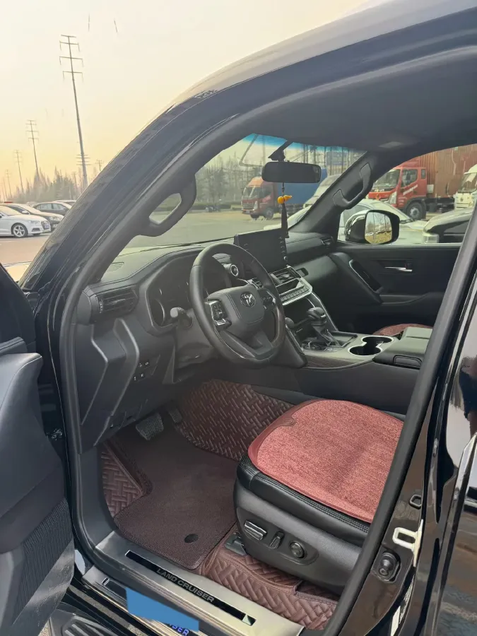 2022 Toyota Land Cruiser 3.4T 415HP V6 10AT,autocango,china used car exporter,china ev exporter,chinese used car exporter,chinese used ev exporter