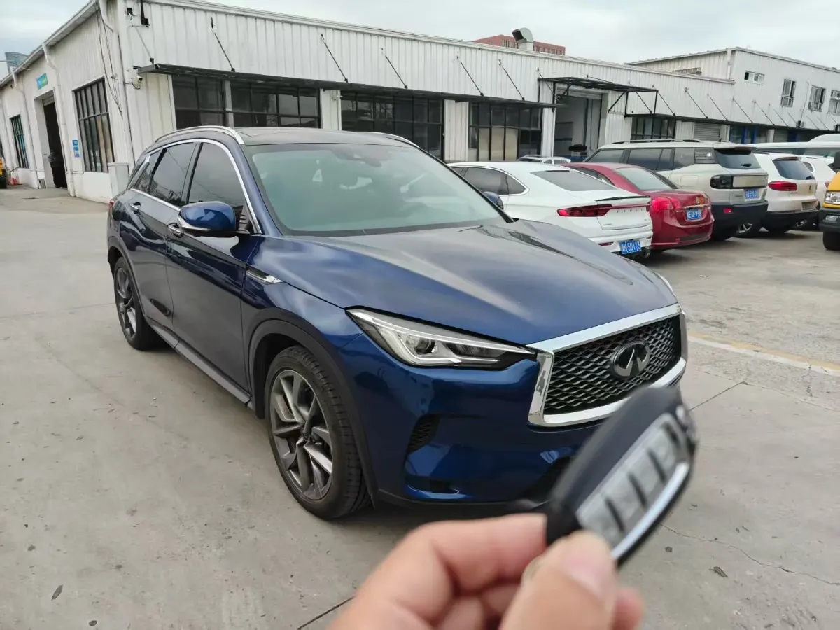 2020 Infiniti QX50 2.0T 272HP L4 CVT,autocango,china used car exporter,china ev exporter,chinese used car exporter,chinese used ev exporter