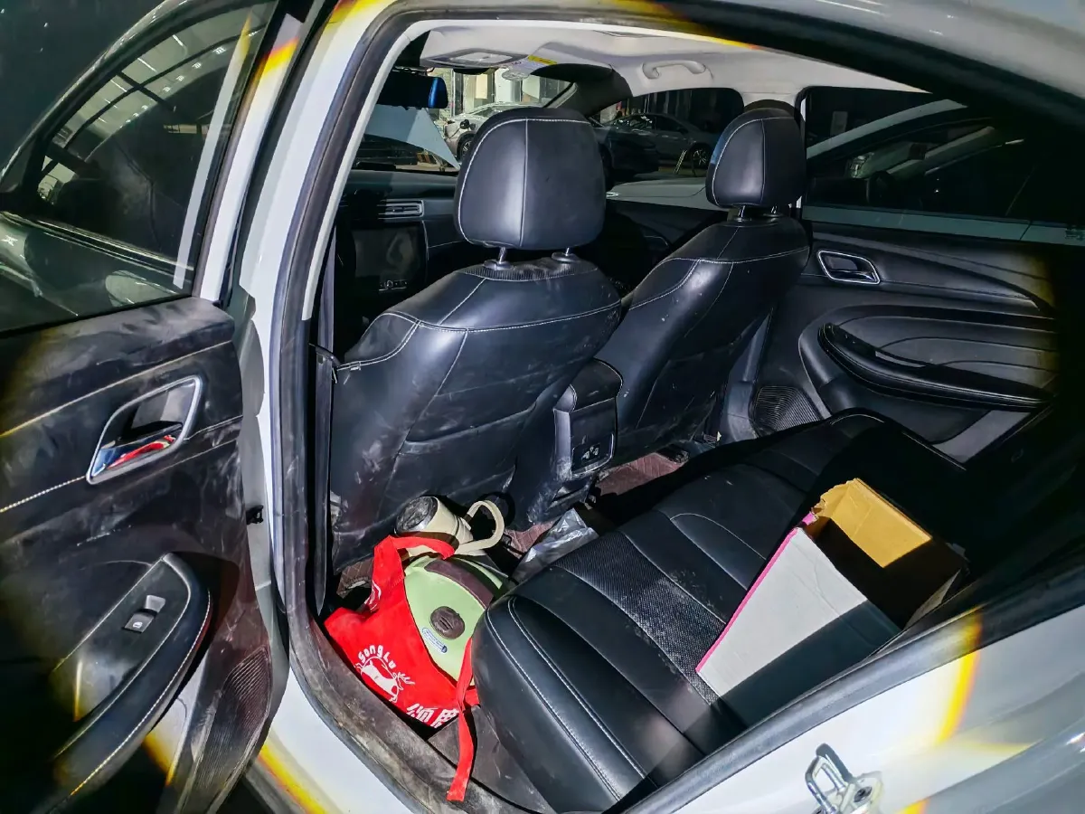 2019 Roewe i5 1.5L 120HP L4 CVT,autocango,china used car exporter,china ev exporter,chinese used car exporter,chinese used ev exporter