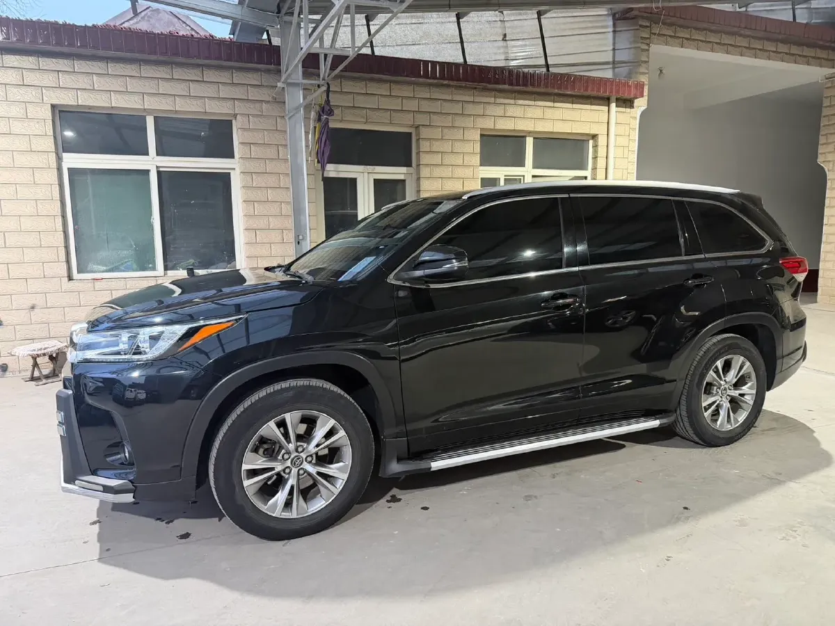 2021 Toyota Highlander 2.0T 220HP L4 6AT,autocango,china used car exporter,china ev exporter,chinese used car exporter,chinese used ev exporter