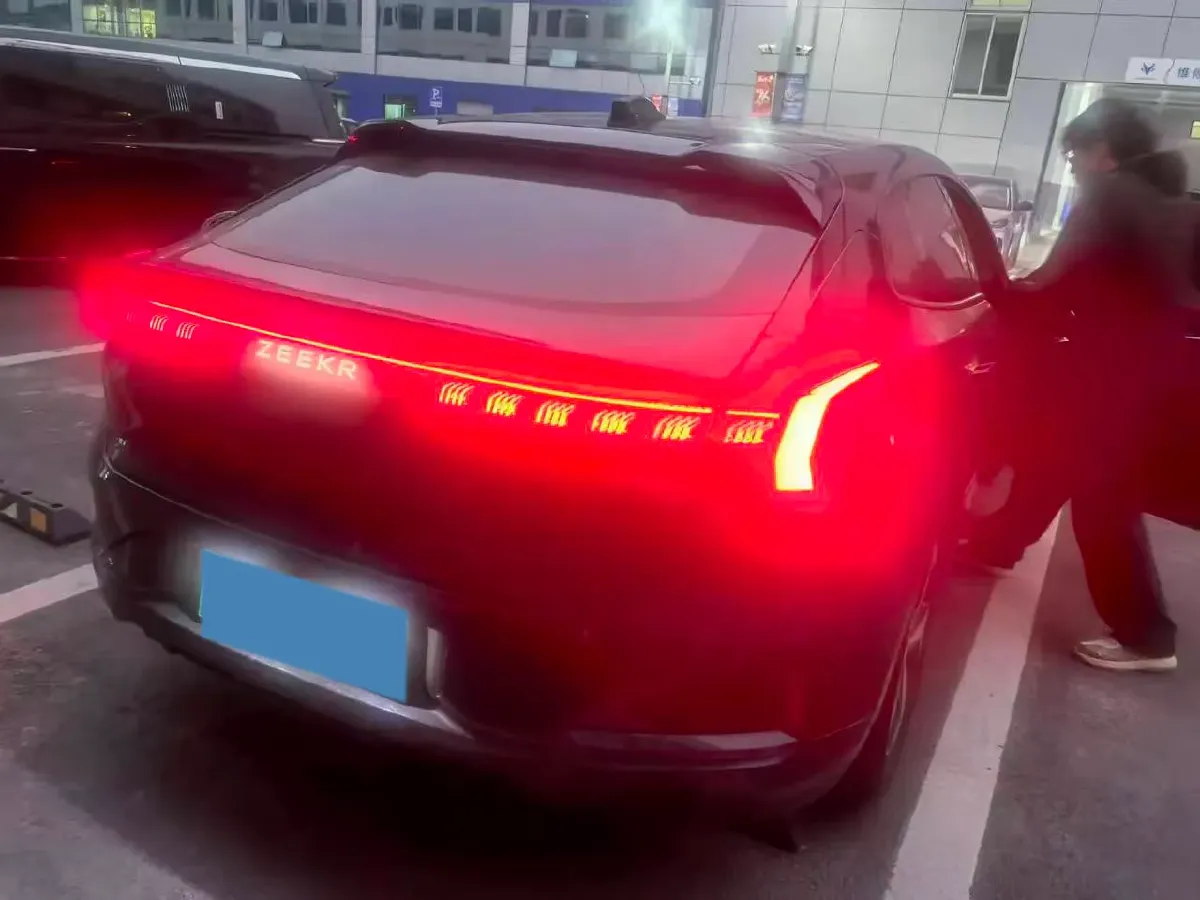 2022 Zeekr 001 BEV 86KWH,autocango,china used car exporter,china ev exporter,chinese used car exporter,chinese used ev exporter