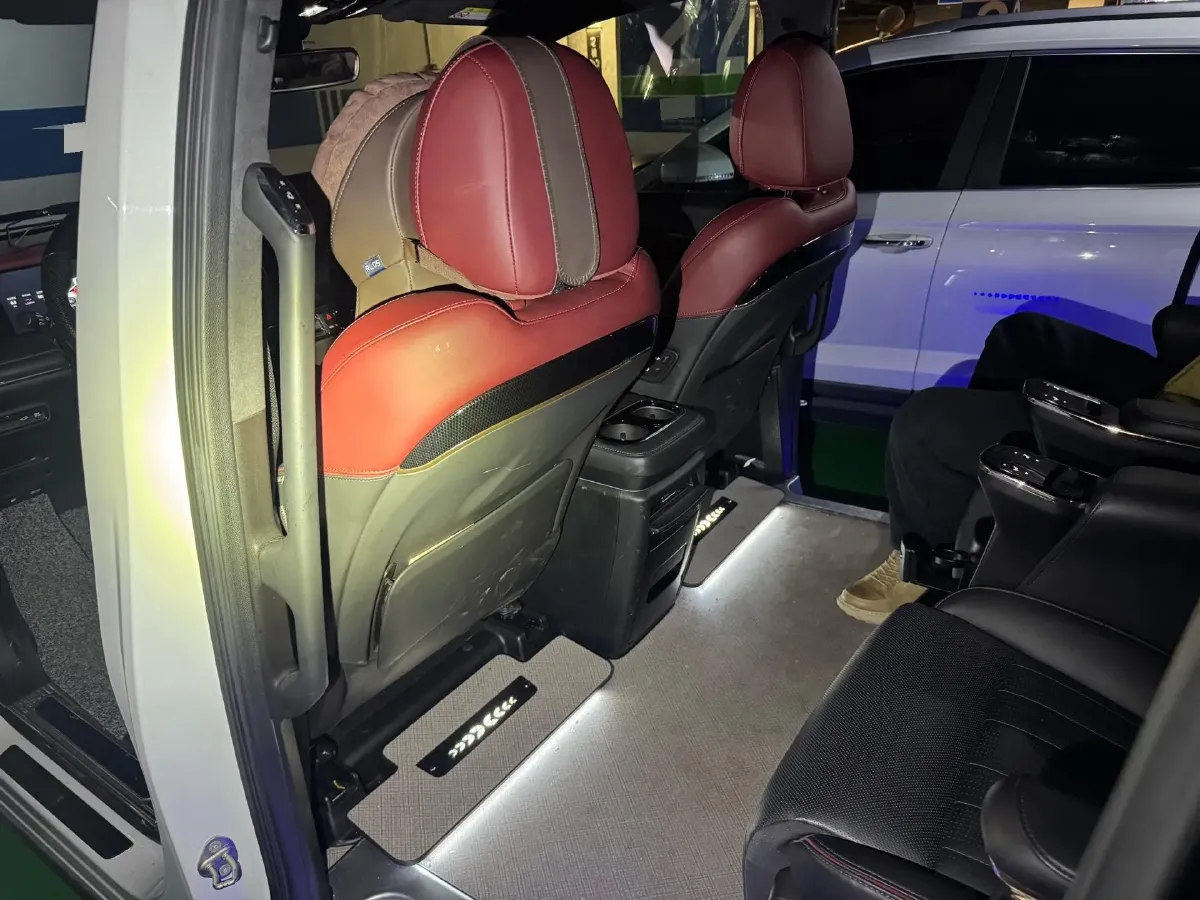 2024 GAC Trumpchi M8 2.0T 190HP L4 E-CVT Hybrid,autocango,china used car exporter,china ev exporter,chinese used car exporter,chinese used ev exporter