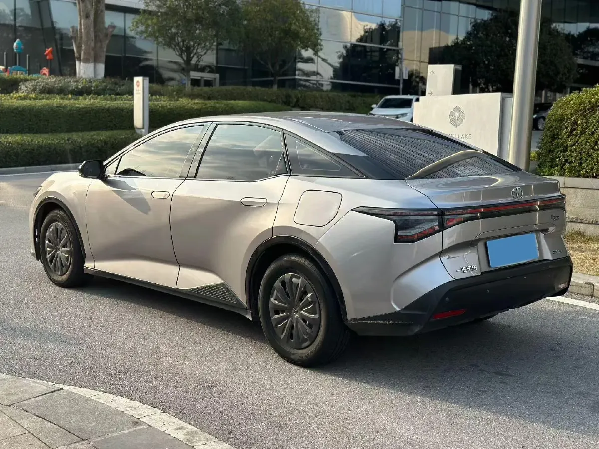 2023 Toyota bZ3 BEV 49.92KWH,autocango,china used car exporter,china ev exporter,chinese used car exporter,chinese used ev exporter