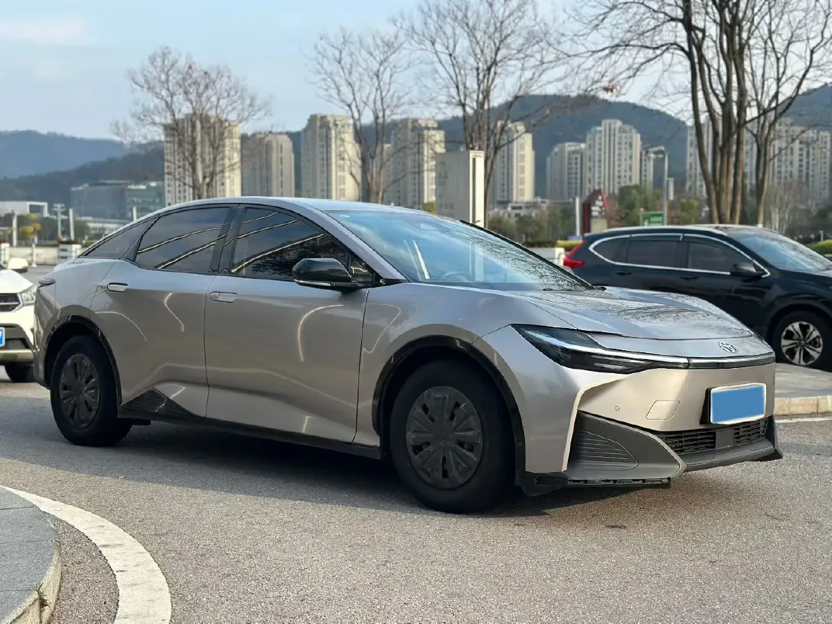 2023 Toyota bZ3 BEV 49.92KWH,autocango,china used car exporter,china ev exporter,chinese used car exporter,chinese used ev exporter